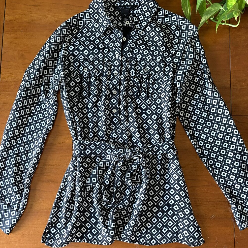 White House Black Market Blouse Sz 2 100% Silk Geometric Print Long Sleeves
